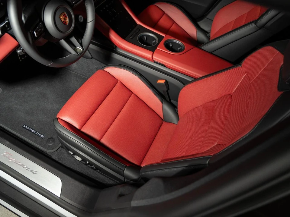 2026 Porsche Taycan 4 - Image 16 of 30
