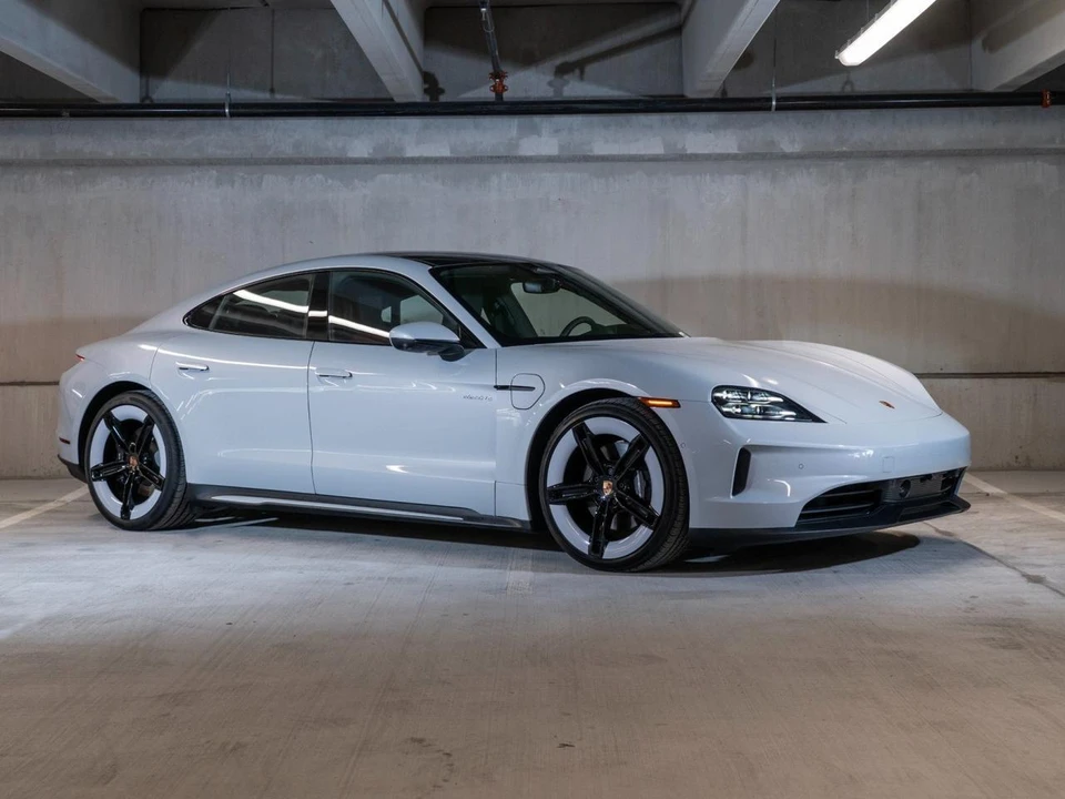 2026 Porsche Taycan 4 - Image 7 of 30