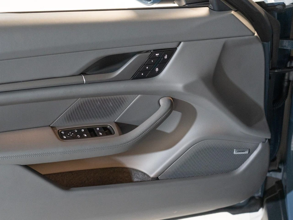 2026 Porsche Taycan 4 - Image 18 of 27