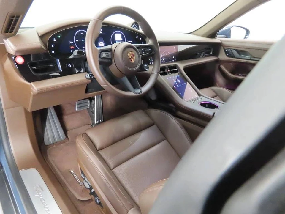 2026 Porsche Taycan 4 - Image 4 of 5