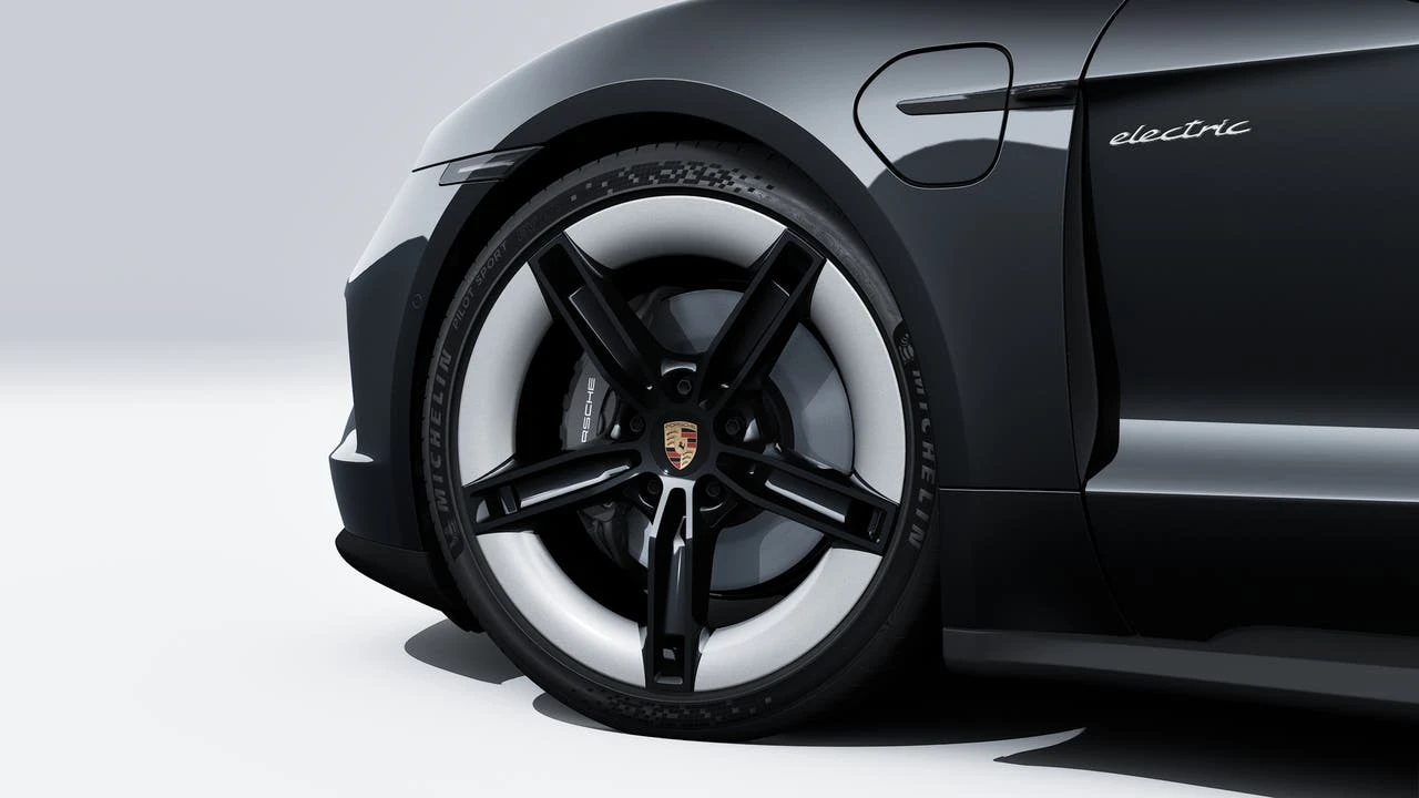 2026 Porsche Taycan 4 - Image 10 of 14