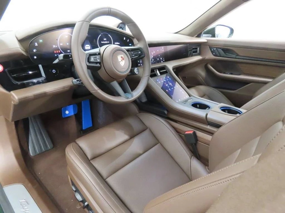 2026 Porsche Taycan Cross Turismo - Image 4 of 5