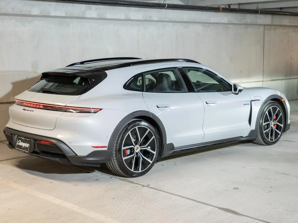 2026 Porsche Taycan Cross Turismo - Image 9 of 25