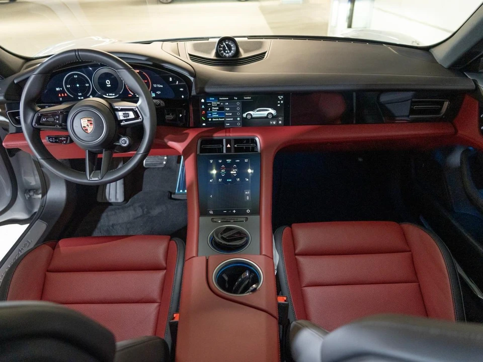2026 Porsche Taycan Cross Turismo - Image 22 of 25