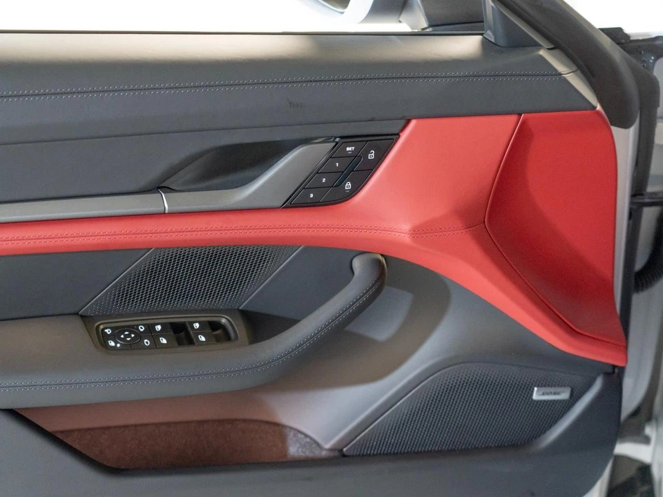 2026 Porsche Taycan Cross Turismo - Image 16 of 25