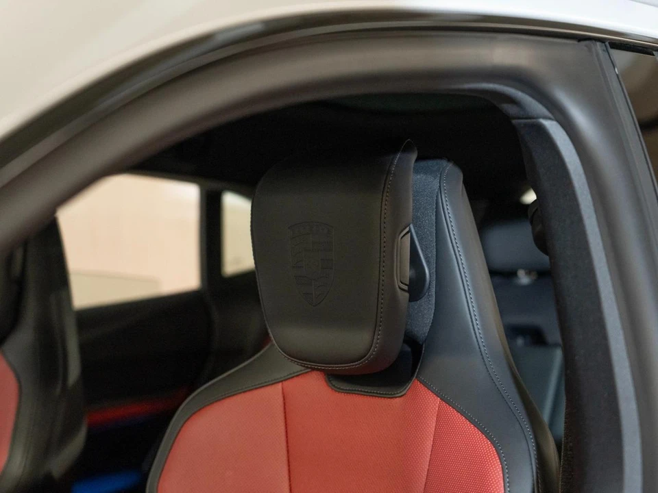 2026 Porsche Taycan Cross Turismo - Image 13 of 25