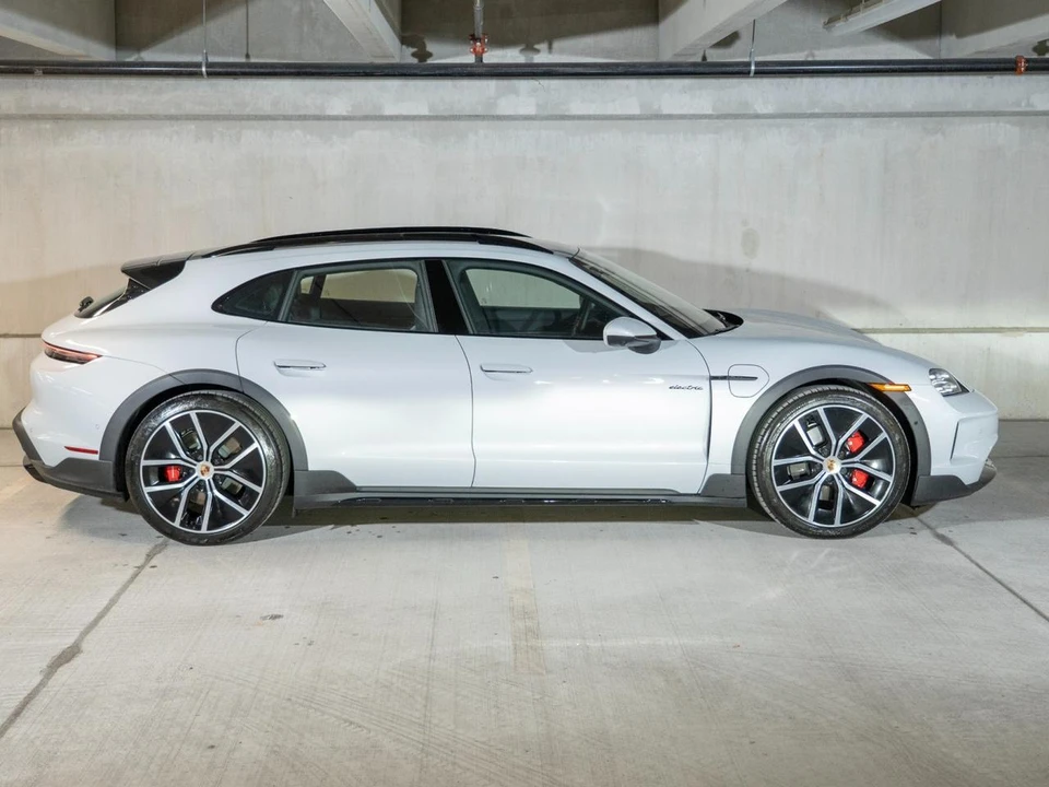 2026 Porsche Taycan Cross Turismo - Image 8 of 25