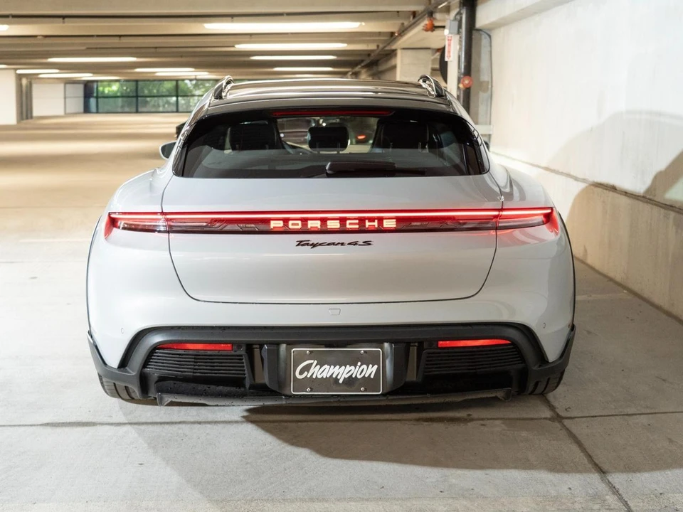 2026 Porsche Taycan Cross Turismo - Image 10 of 25