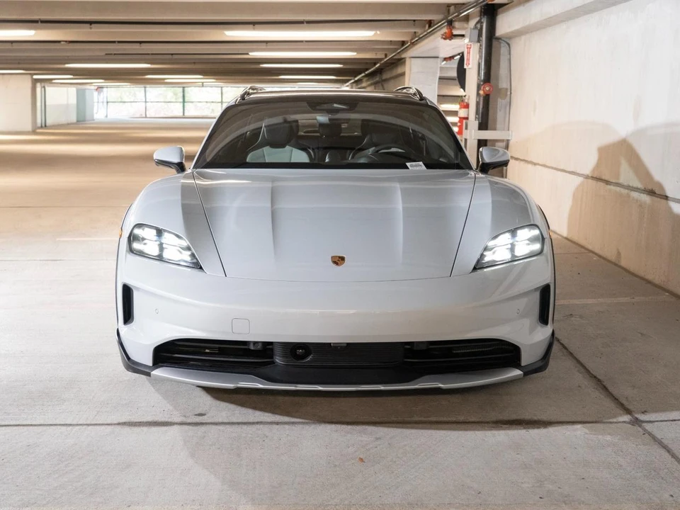 2026 Porsche Taycan Cross Turismo - Image 6 of 26