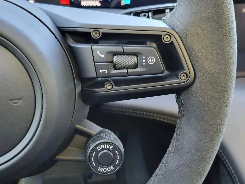 2026 Porsche Taycan 4S - Image 14 of 19