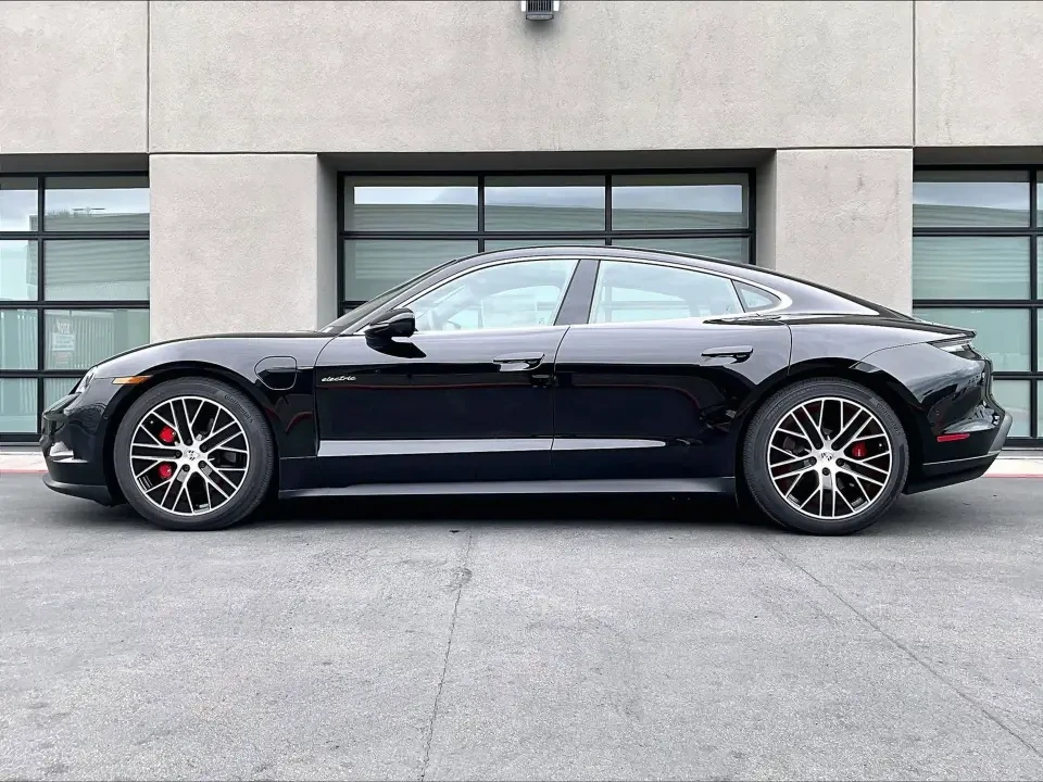 2026 Porsche Taycan 4S - Image 15 of 31