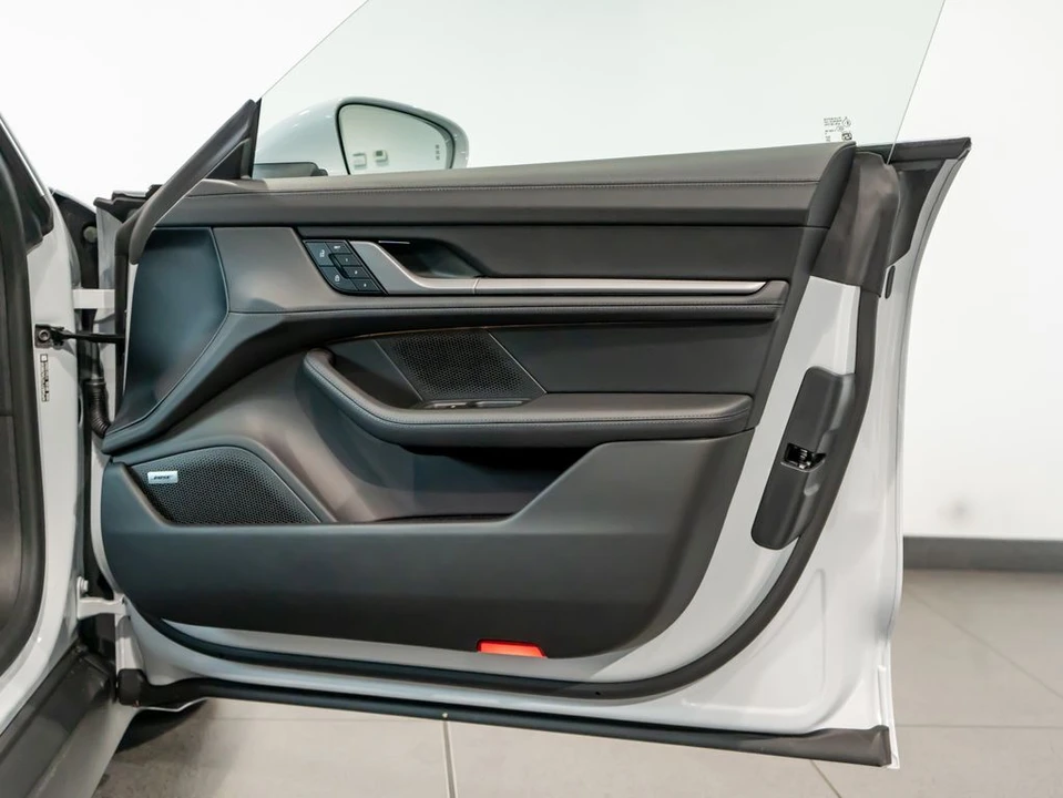 2026 Porsche Taycan 4S - Image 25 of 31