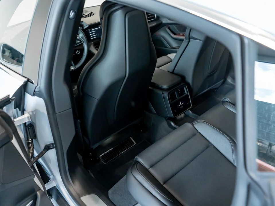 2026 Porsche Taycan 4S - Image 22 of 31