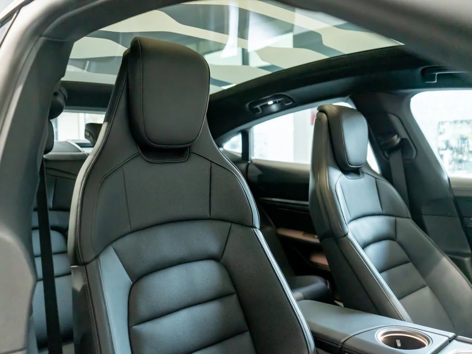 2026 Porsche Taycan 4S - Image 28 of 31