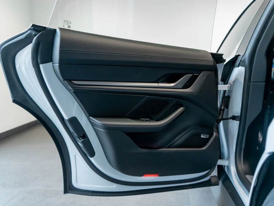 2026 Porsche Taycan 4S - Image 21 of 31