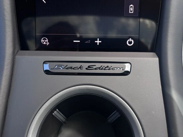 2026 Porsche Taycan - Image 24 of 31