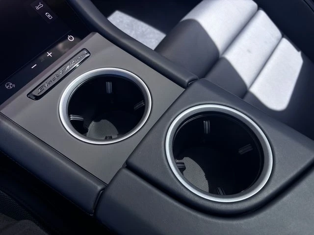 2026 Porsche Taycan - Image 23 of 31