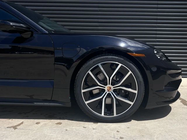 2026 Porsche Taycan - Image 11 of 31