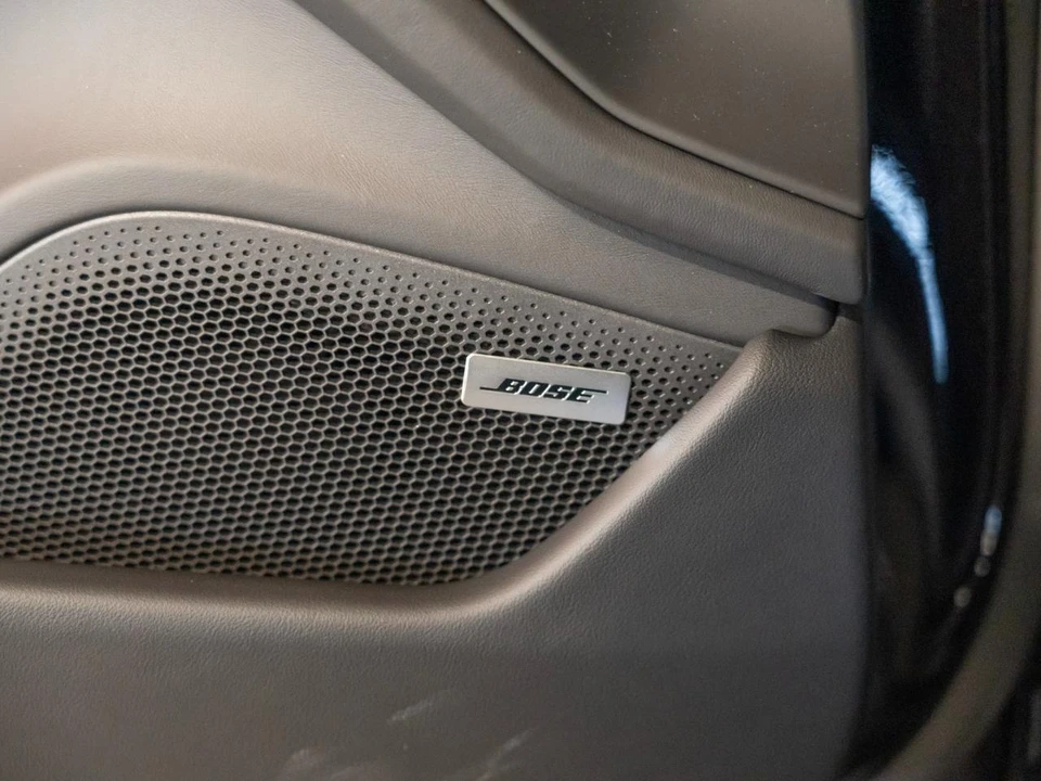 2026 Porsche Taycan - Image 18 of 29