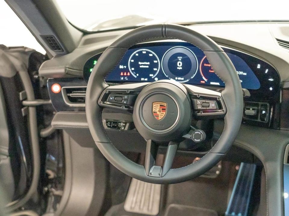2026 Porsche Taycan - Image 26 of 29