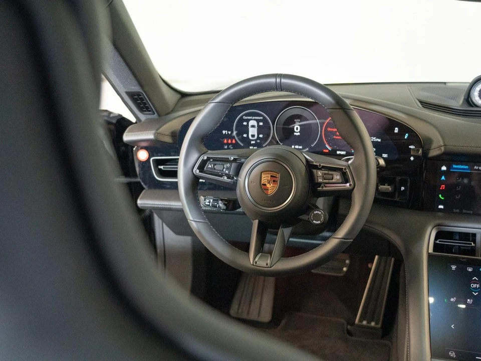 2026 Porsche Taycan - Image 27 of 29