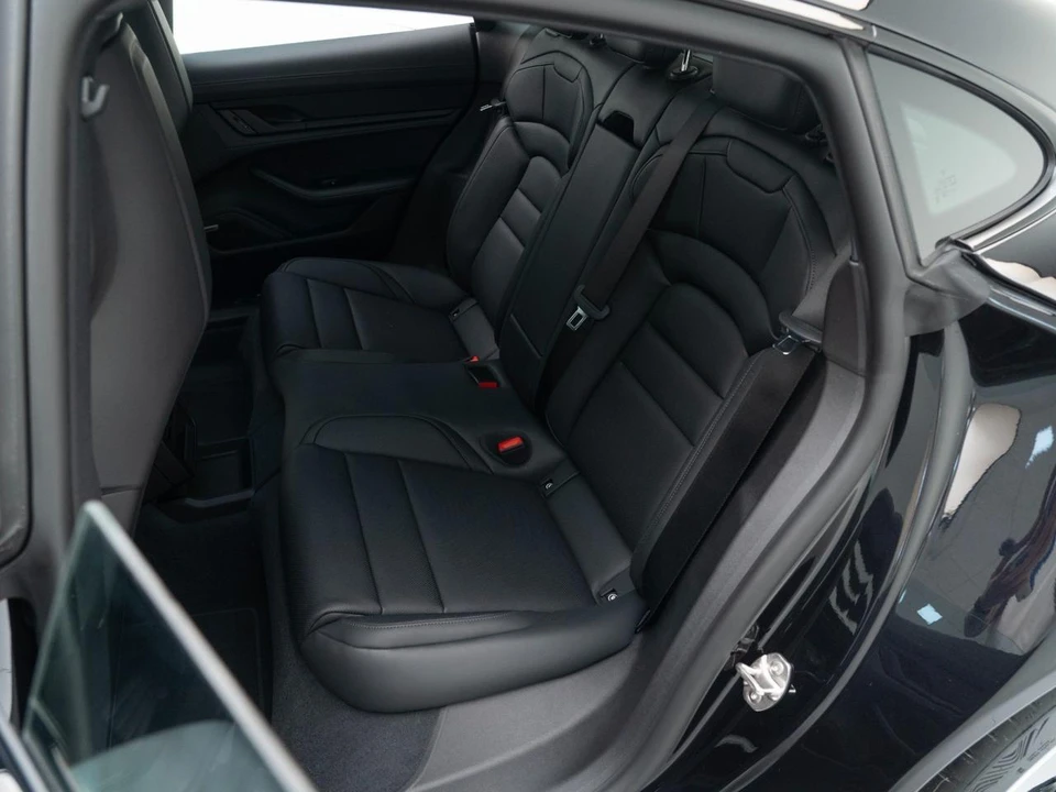 2026 Porsche Taycan - Image 29 of 31