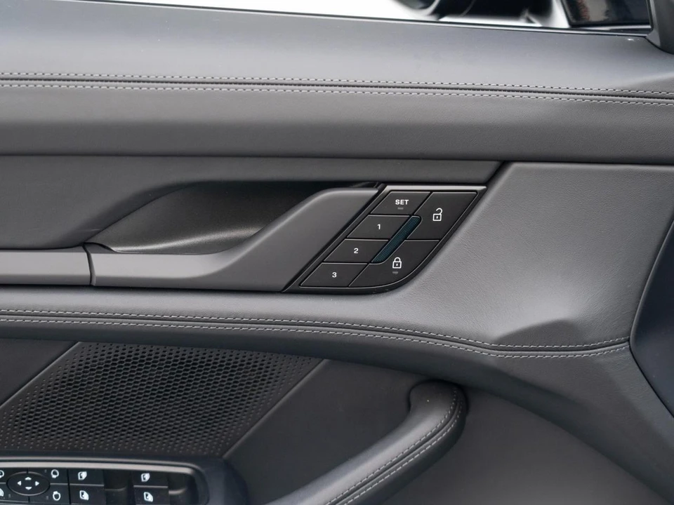 2026 Porsche Taycan - Image 22 of 31