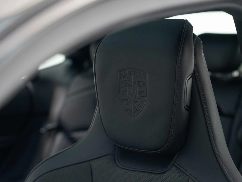 2026 Porsche Taycan - Image 19 of 31