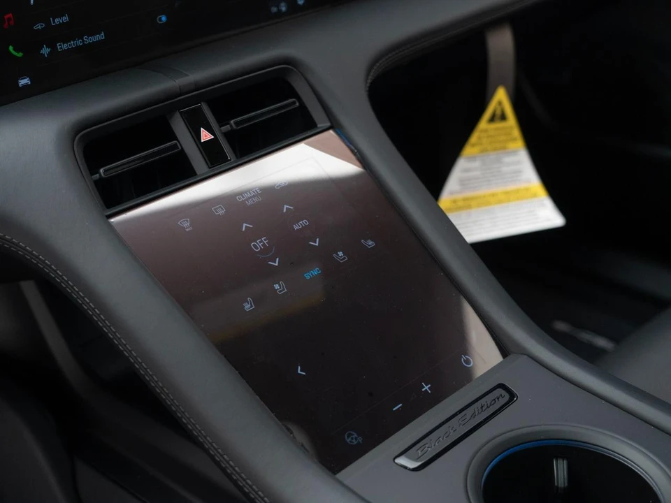 2026 Porsche Taycan - Image 27 of 31
