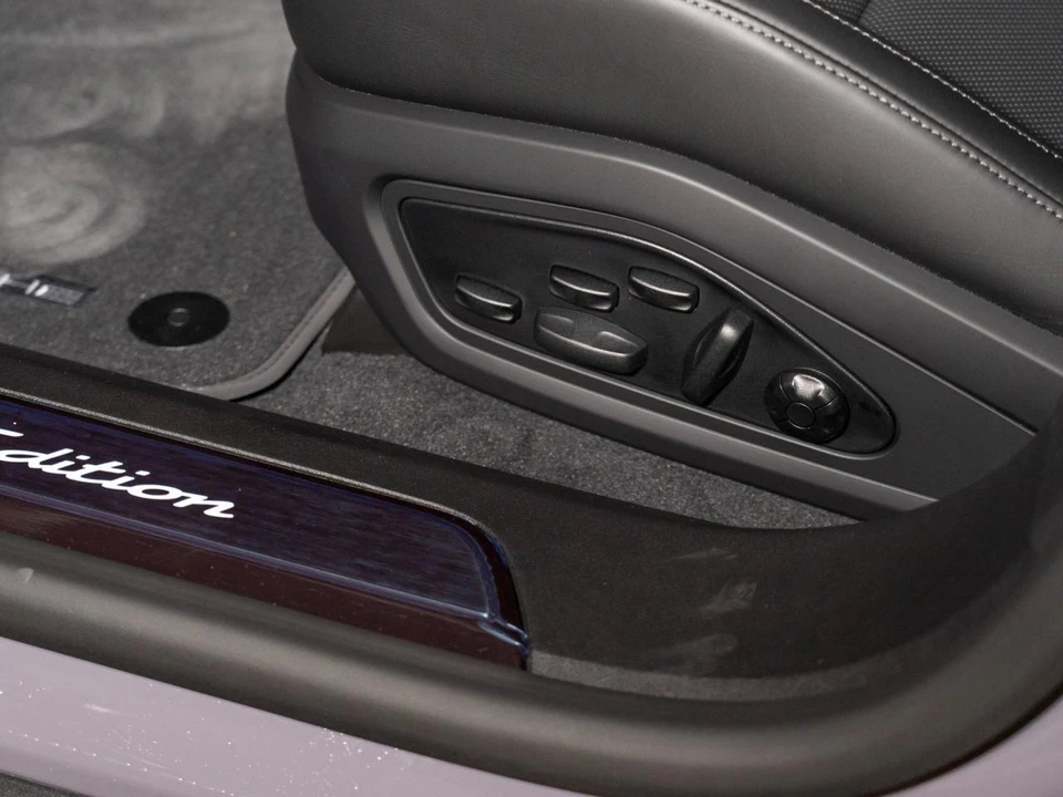 2026 Porsche Taycan - Image 16 of 29