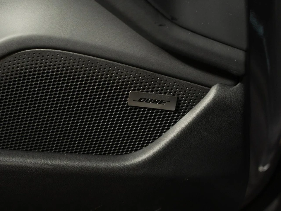 2026 Porsche Taycan - Image 25 of 29