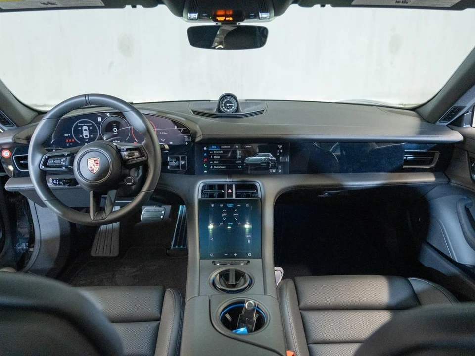 2026 Porsche Taycan - Image 25 of 27