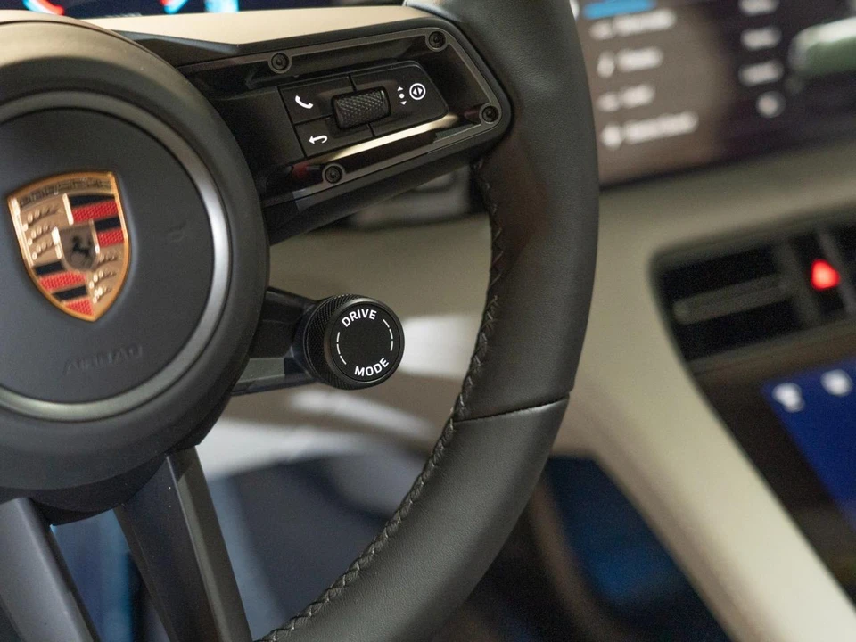 2026 Porsche Taycan - Image 23 of 27