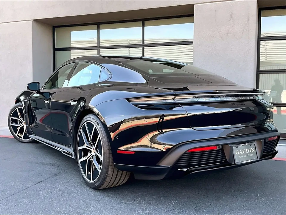 2026 Porsche Taycan - Image 24 of 31