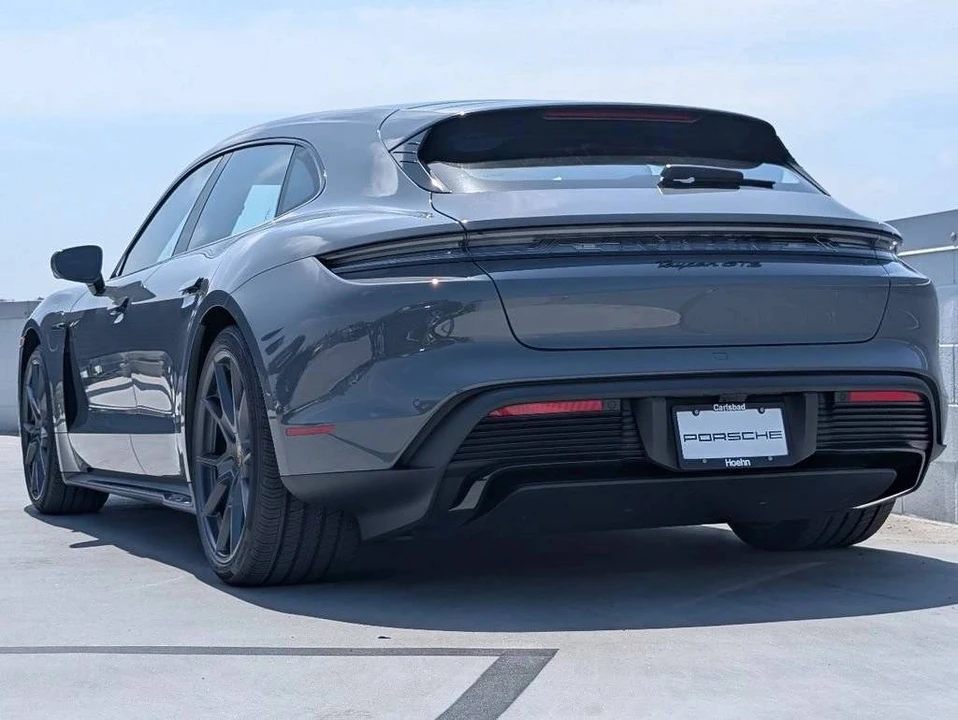 2026 Porsche Taycan Cross Turismo - Image 3 of 4