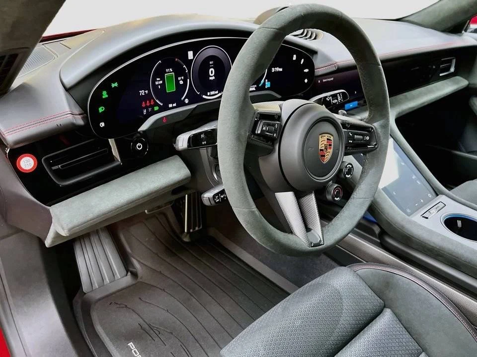 2026 Porsche Taycan GTS - Image 4 of 5