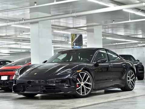 2026 Porsche Taycan 4S Black Edition