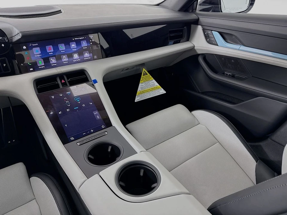 2026 Porsche Taycan - Image 27 of 31