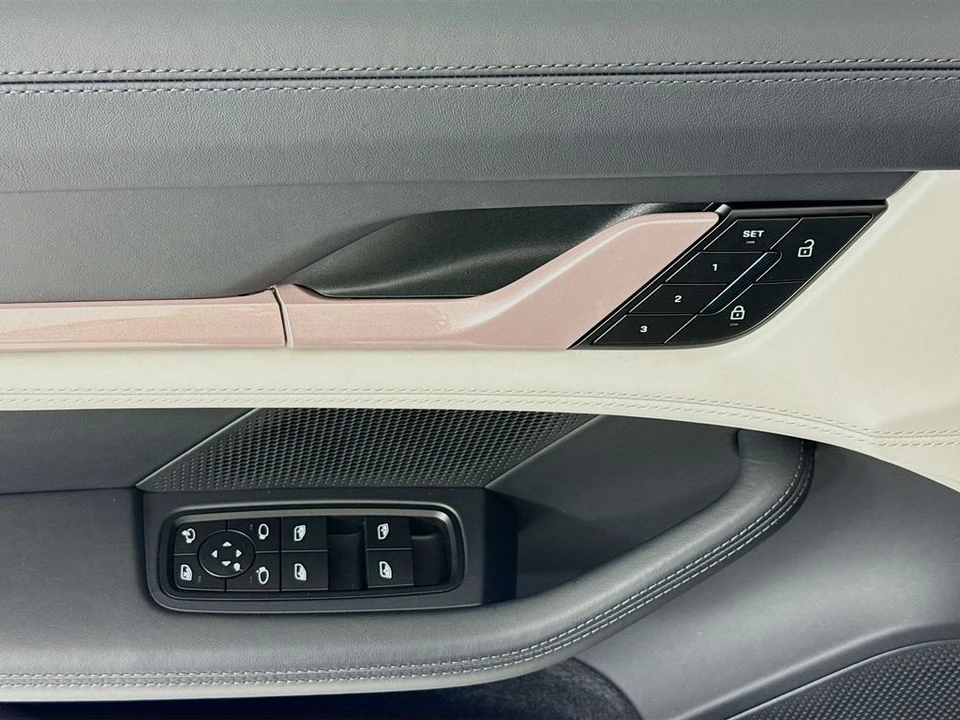 2026 Porsche Taycan - Image 11 of 31