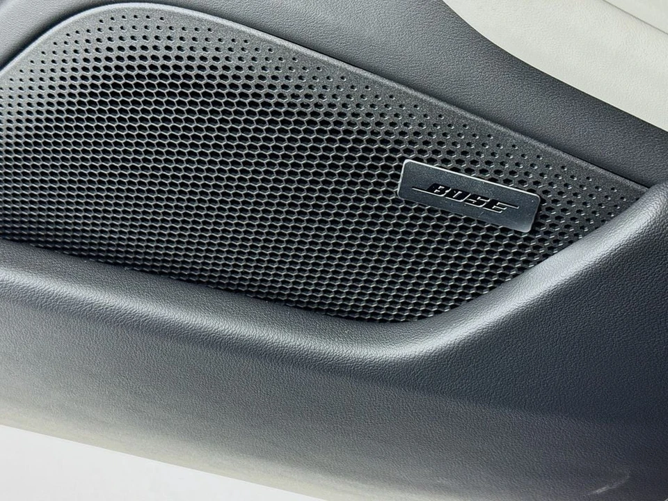 2026 Porsche Taycan - Image 13 of 31