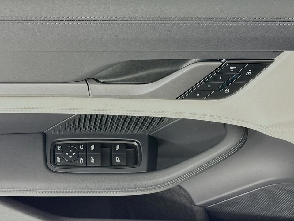 2026 Porsche Taycan - Image 11 of 31