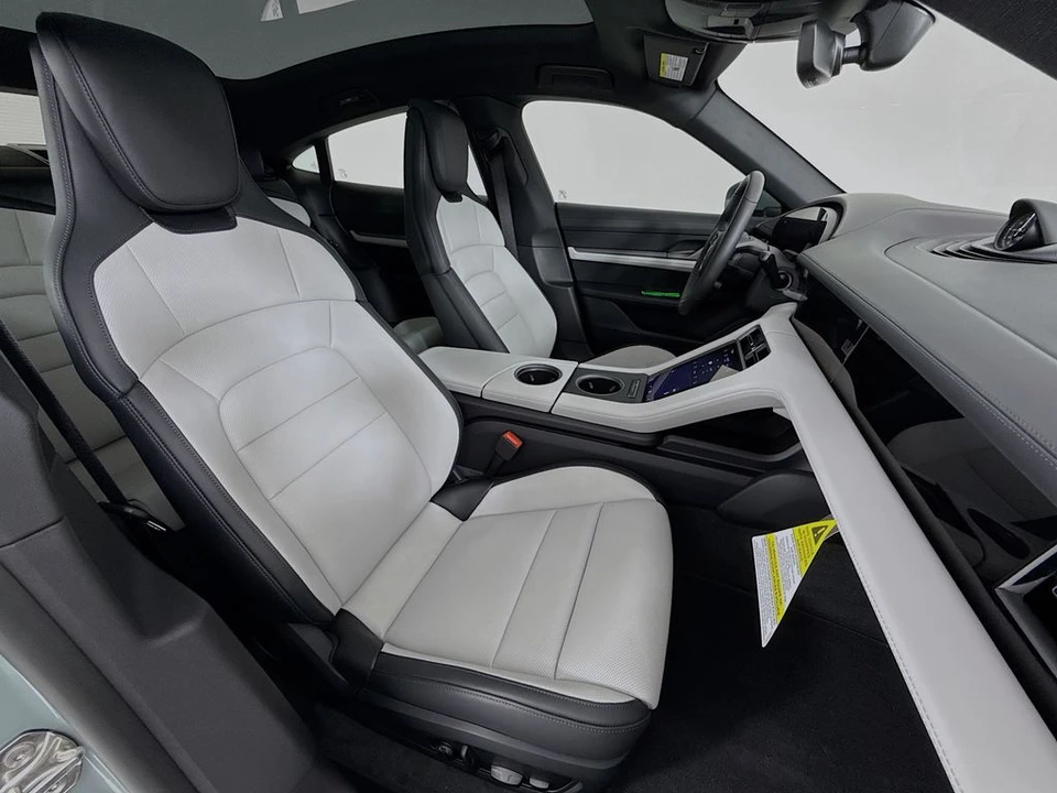 2026 Porsche Taycan - Image 30 of 31