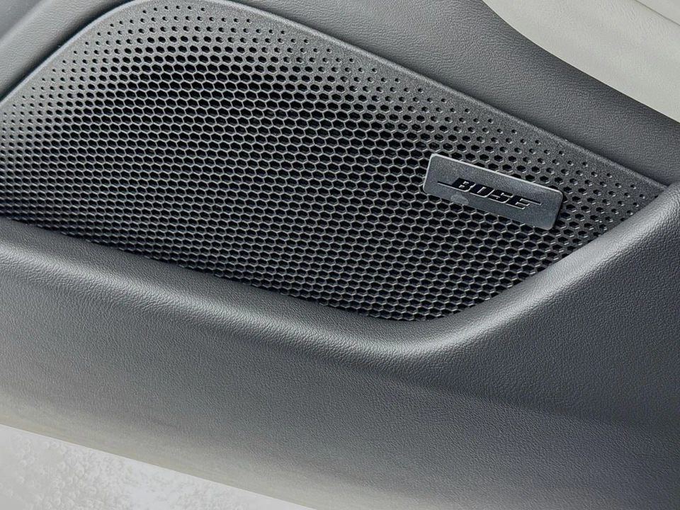 2026 Porsche Taycan - Image 12 of 31