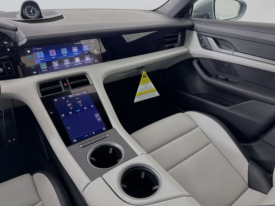 2026 Porsche Taycan - Image 26 of 31