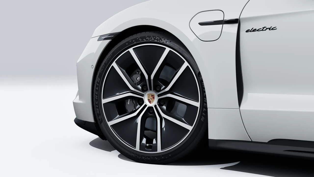 2026 Porsche Taycan 4 - Image 10 of 14