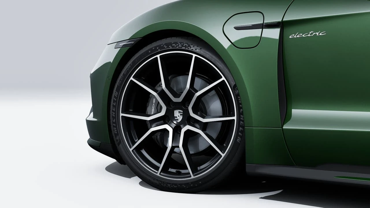 2026 Porsche Taycan - Image 10 of 14