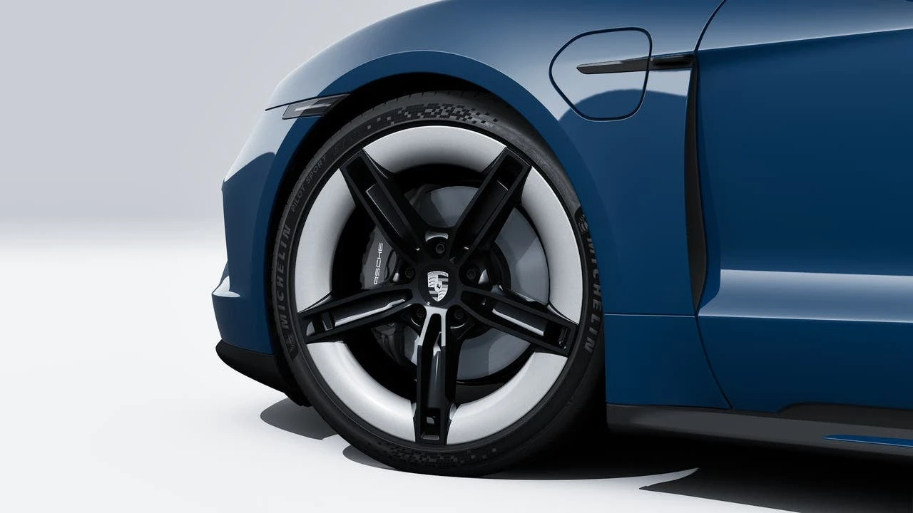 2026 Porsche Taycan 4 - Image 10 of 14