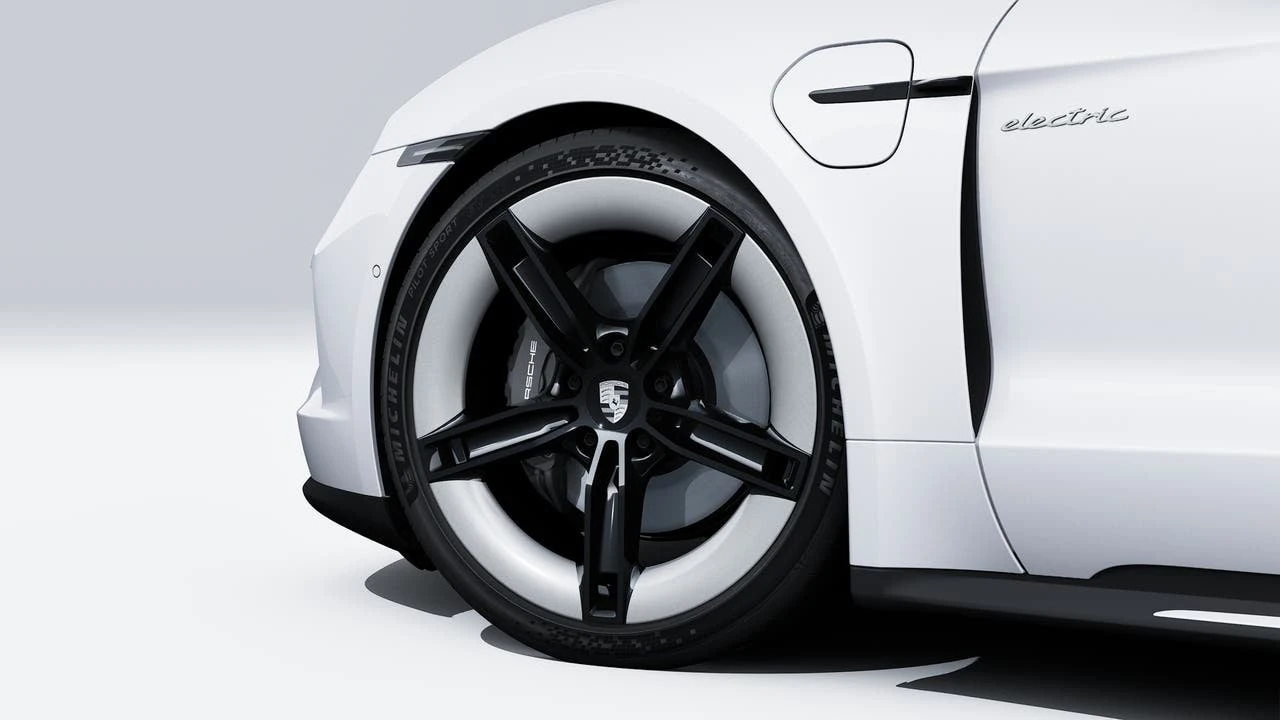2026 Porsche Taycan 4 - Image 10 of 14