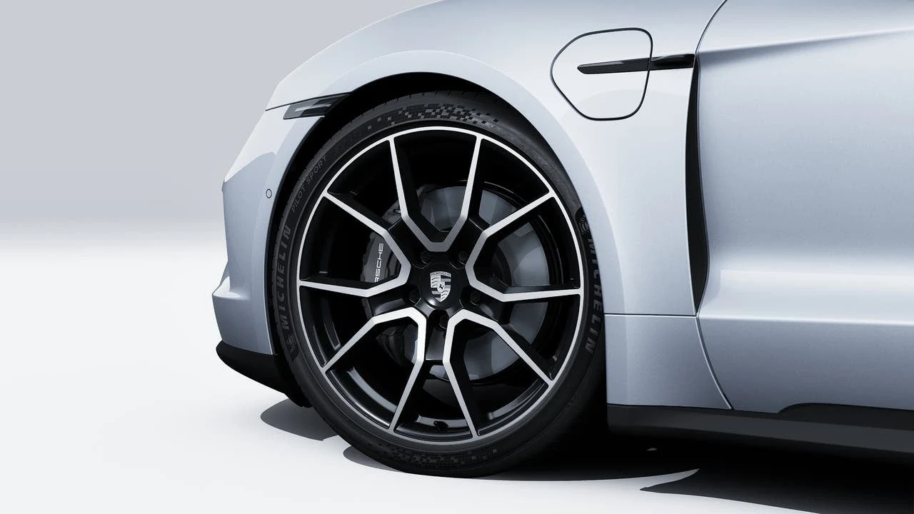 2026 Porsche Taycan 4 - Image 10 of 14