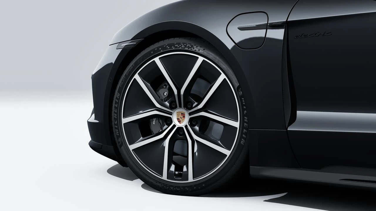 2026 Porsche Taycan - Image 10 of 14
